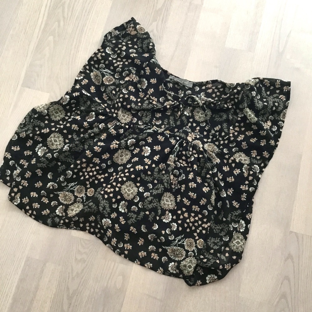 American Eagle "Don't Ask Why" Crepe Summery Floral Boxy Crop Top